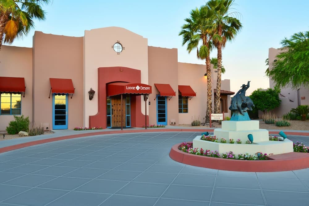 Lodge On The Desert main