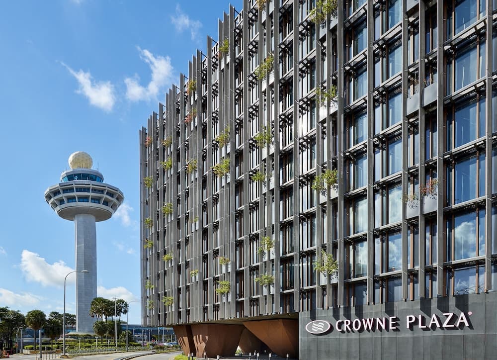 Crowne Plaza Changi Airport main