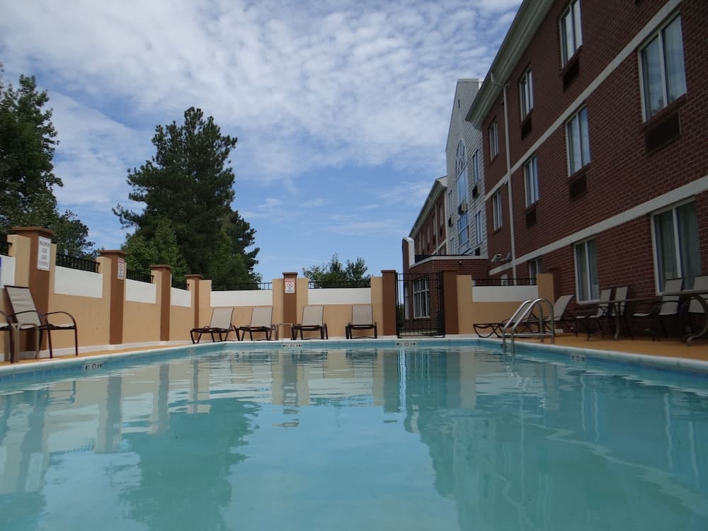 Holiday Inn Express And Suites Salisbury Delmar main