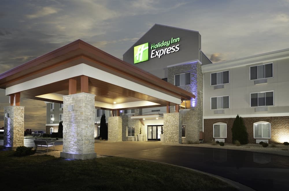Holiday Inn Express Rochelle main
