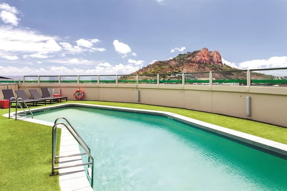 Hotel Grand Chancellor Townsville main