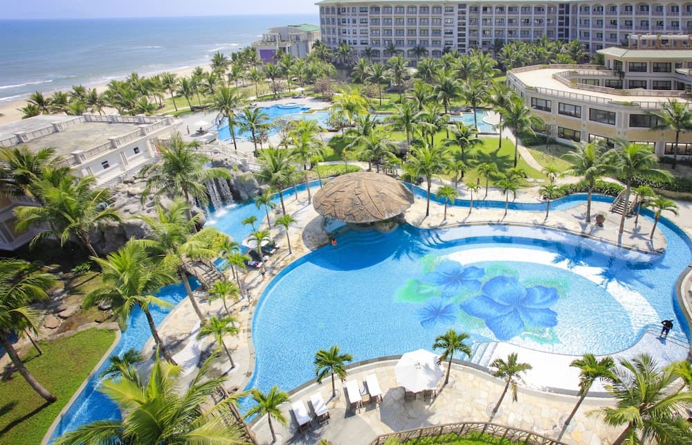 Olalani Resort And Condotel main