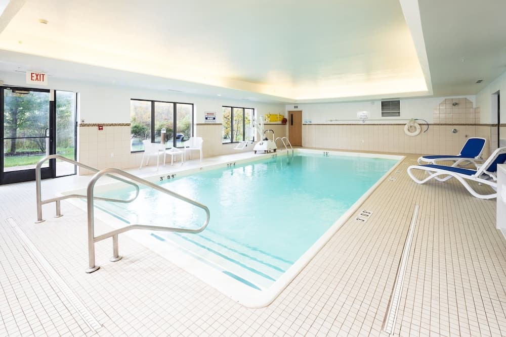 Holiday Inn Express And Suites Grand Blanc