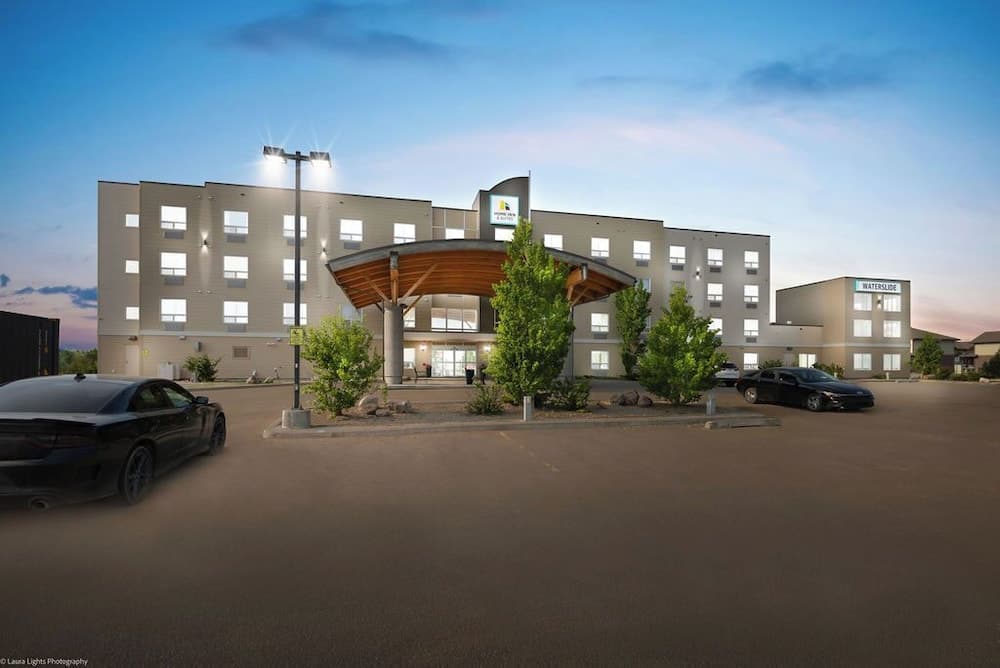 Home Inn & Suites Lloydminster main