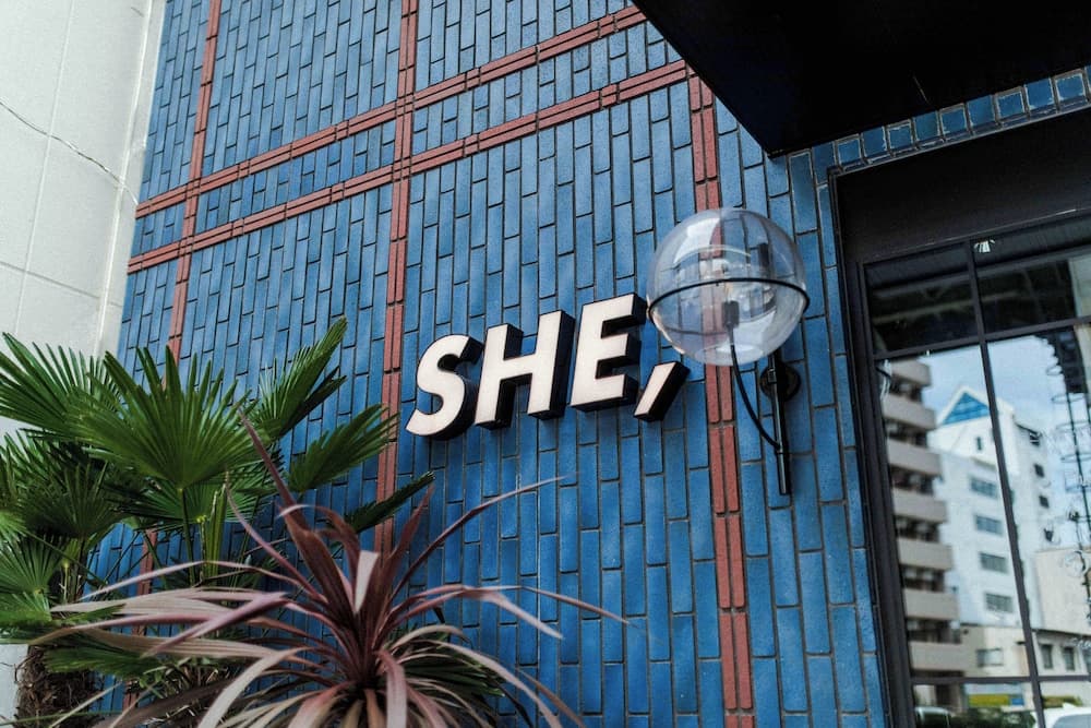 Hotel She main