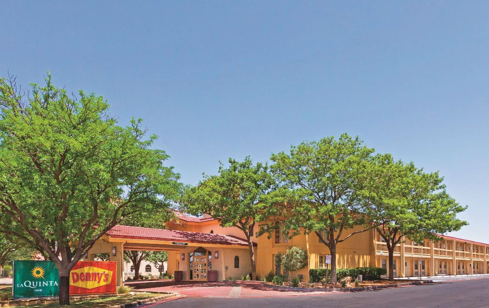 Baymont By Wyndham Lubbock - Downtown Civic Center main