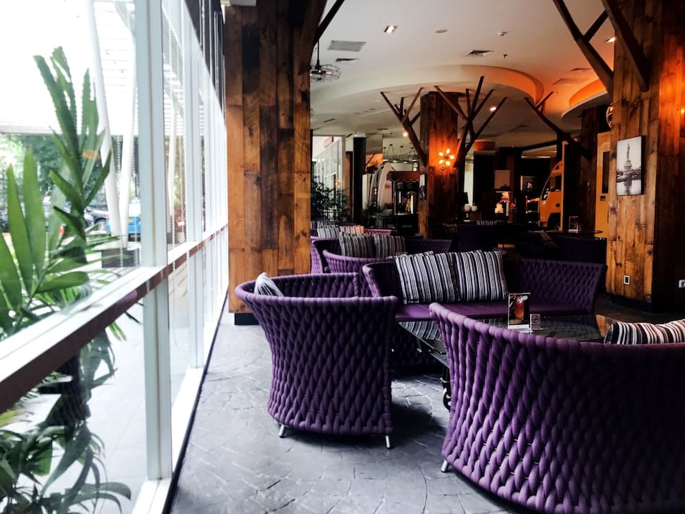 Mercure Surabaya main