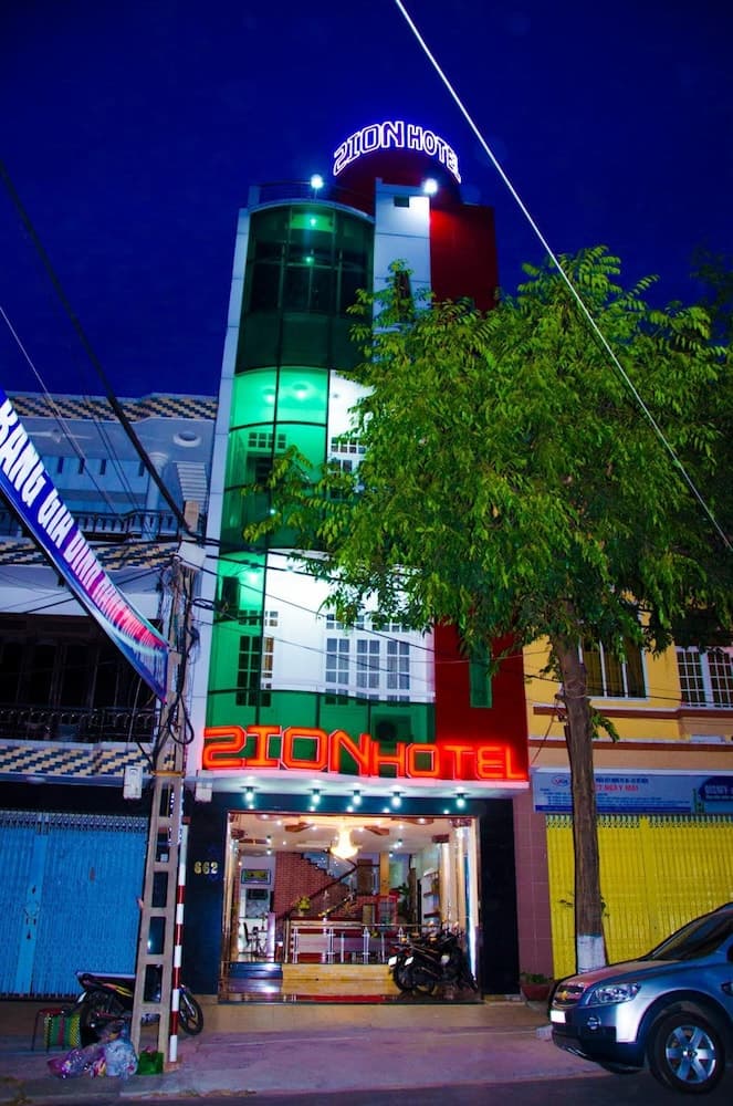 Salina Hotel main