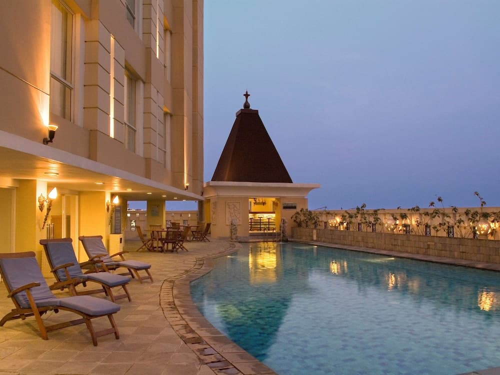 Novotel Semarang main