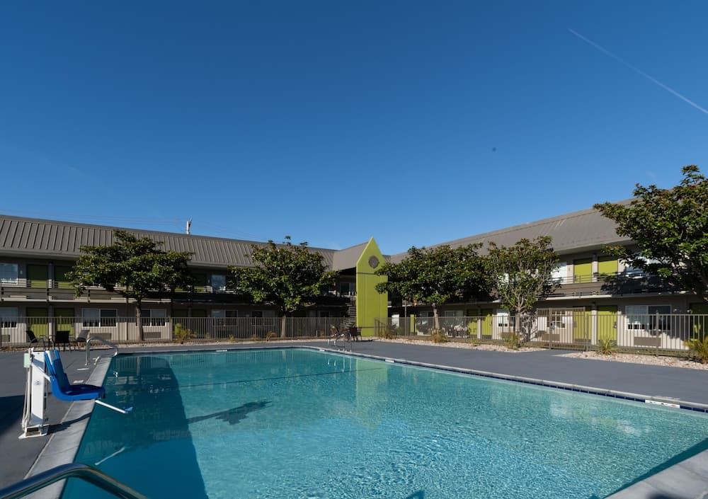 SureStay Plus Hotel by Best Western Point Richmond main