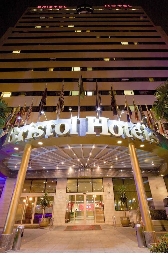 Bristol International Airport Hotel main