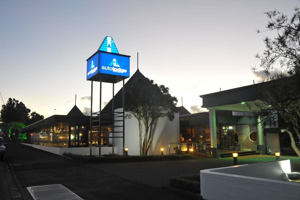 Auto Lodge Motor Inn main