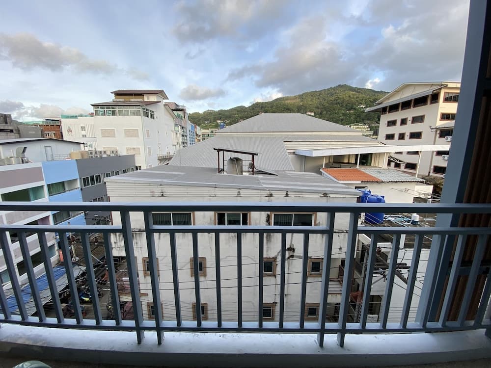 77 Patong Hotel & Spa main