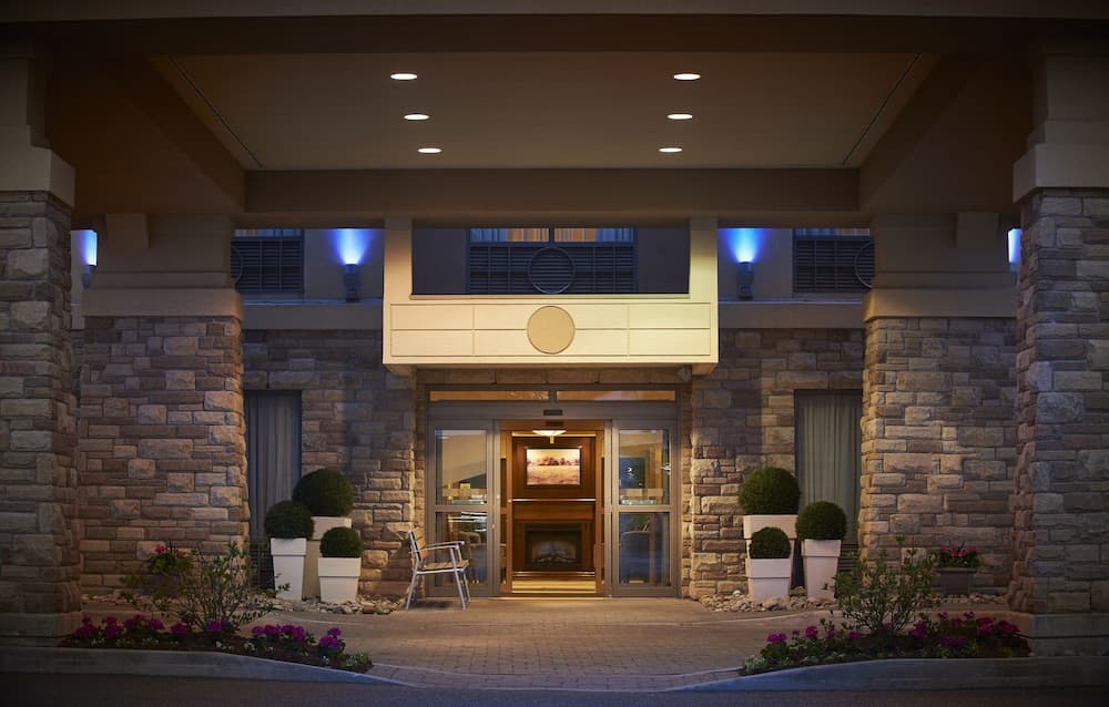 Holiday Inn Express & Suites Huntsville - Muskoka main