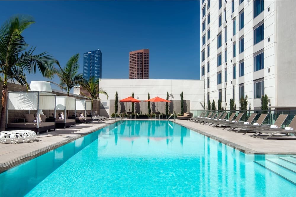 Courtyard Los Angeles L.A. Live main