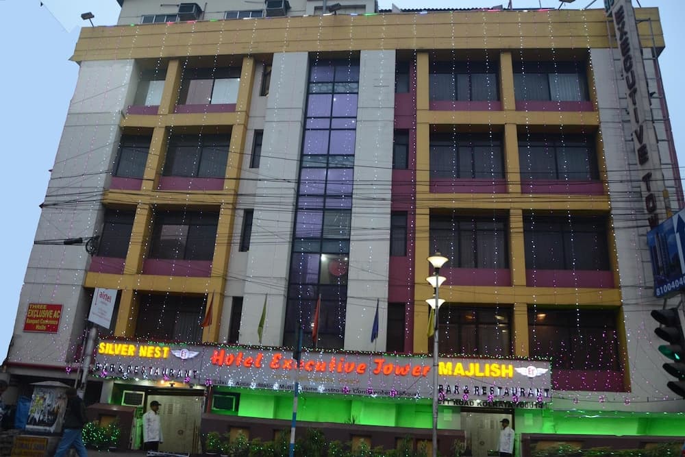 Hotel Executive Tower main