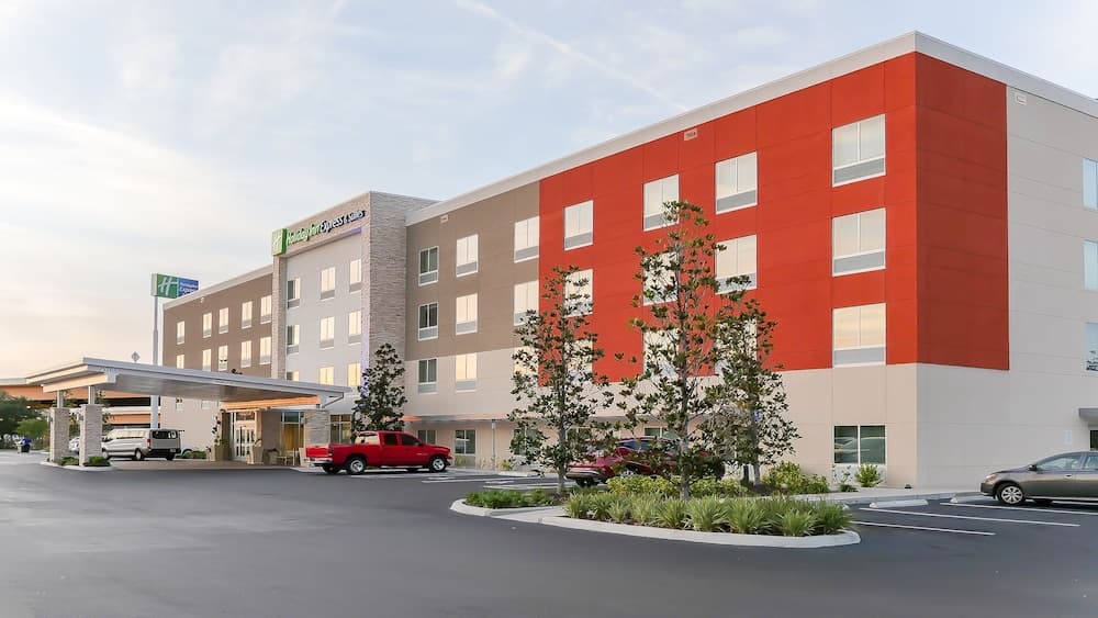 Holiday Inn Express & Suites Tampa East - Ybor City main