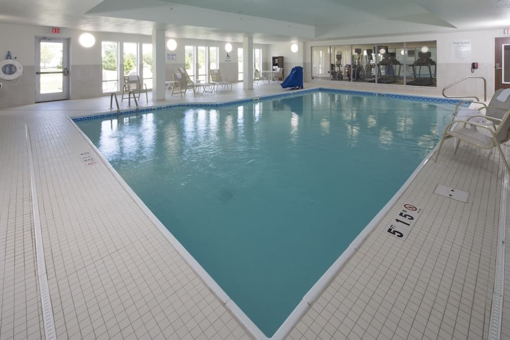 Holiday Inn Express & Suites Gaylord main