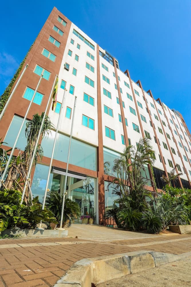 Wonder Hotel Colombo main