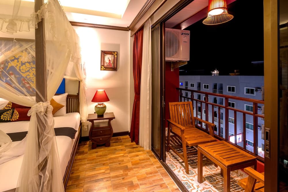 Tanawan Phuket Hotel main