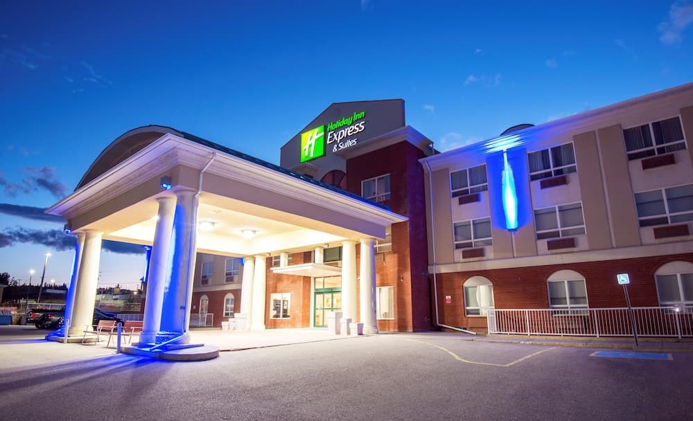 Holiday Inn Express & Suites Hinton main