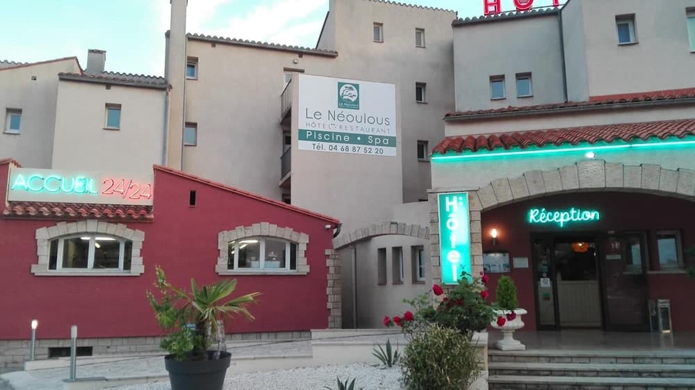 Hotel Le Neoulous main