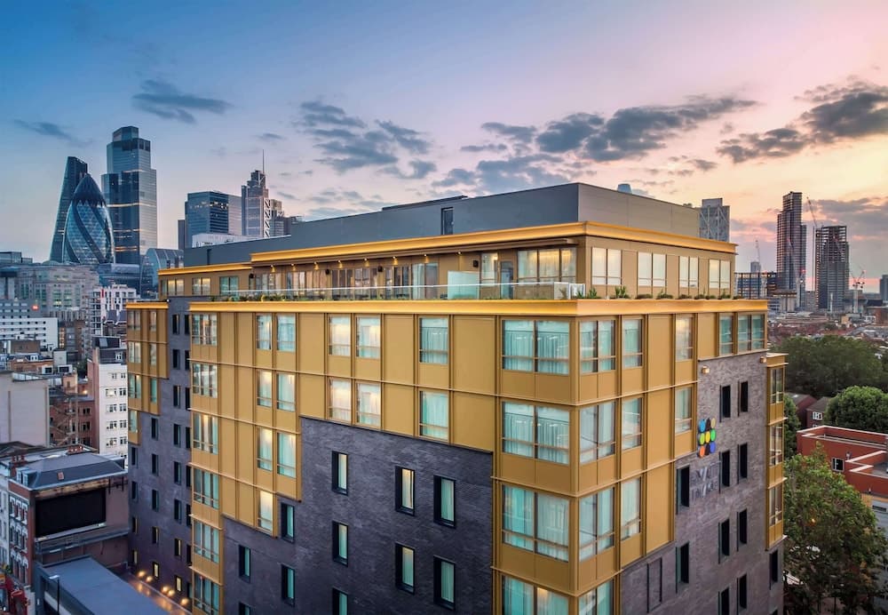 Hyatt Place London City East main