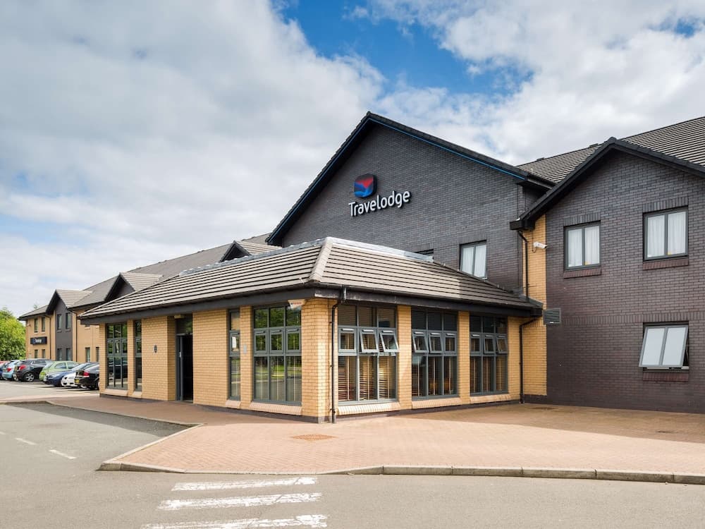 Travelodge Glasgow Airport main