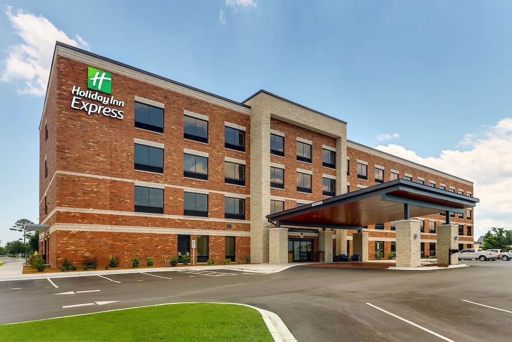 Holiday Inn Express Wilmington - Porters Neck