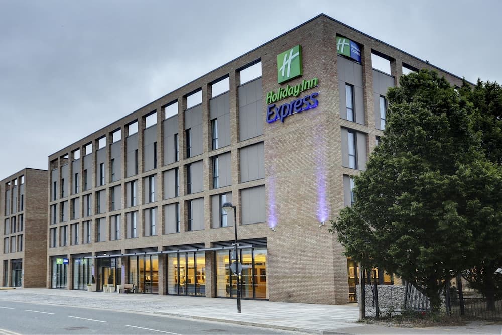 Holiday Inn Express London Excel main