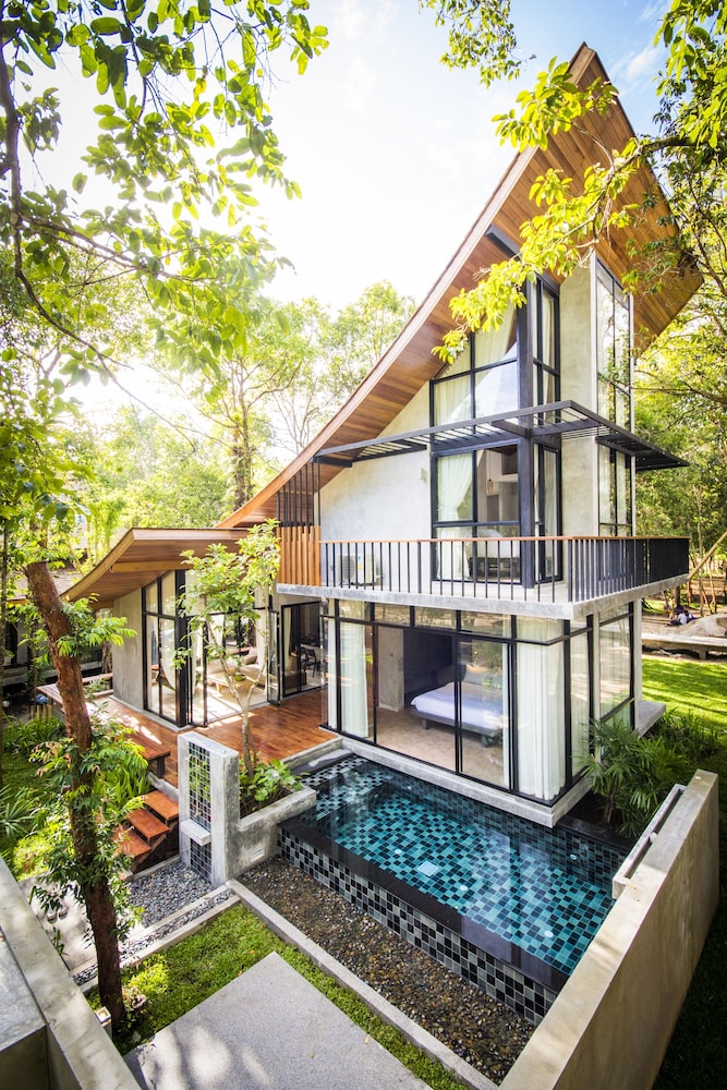 Villa Thalanena main