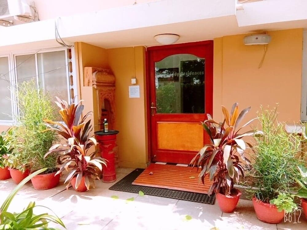Hanu Reddy Residences Wallace Garden main