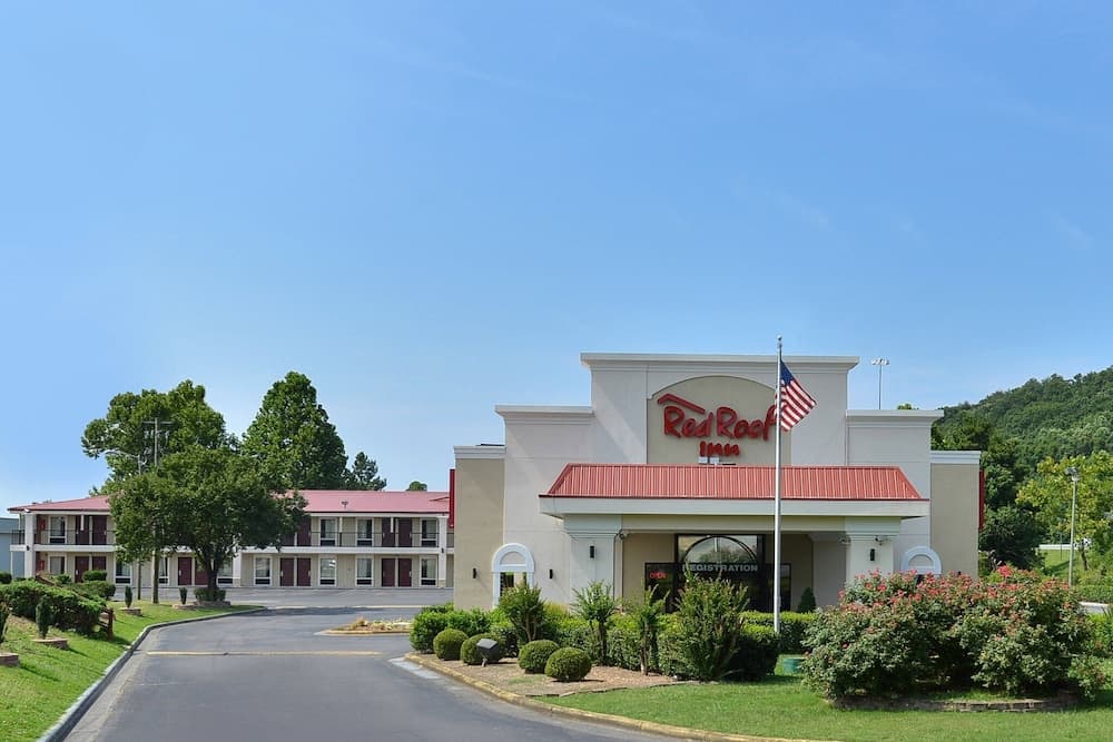 Red Roof Inn Dalton main