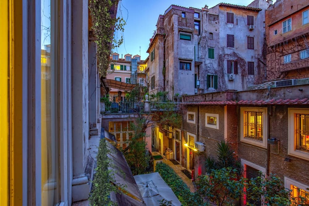 Hotel Condotti main