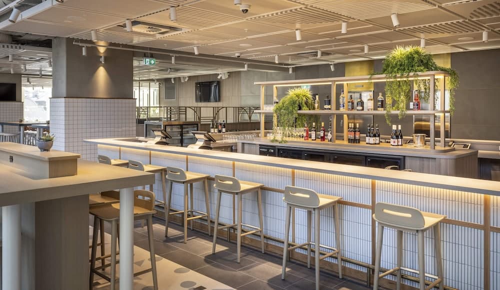 Holiday Inn Express Auckland City Centre main