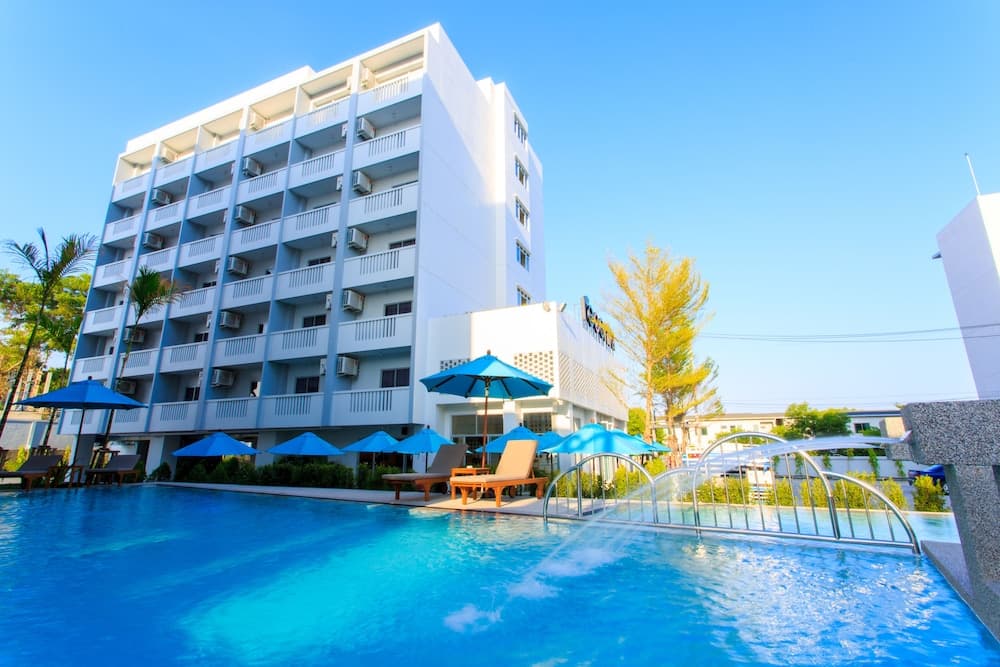 Recenta Phuket Suanluang main