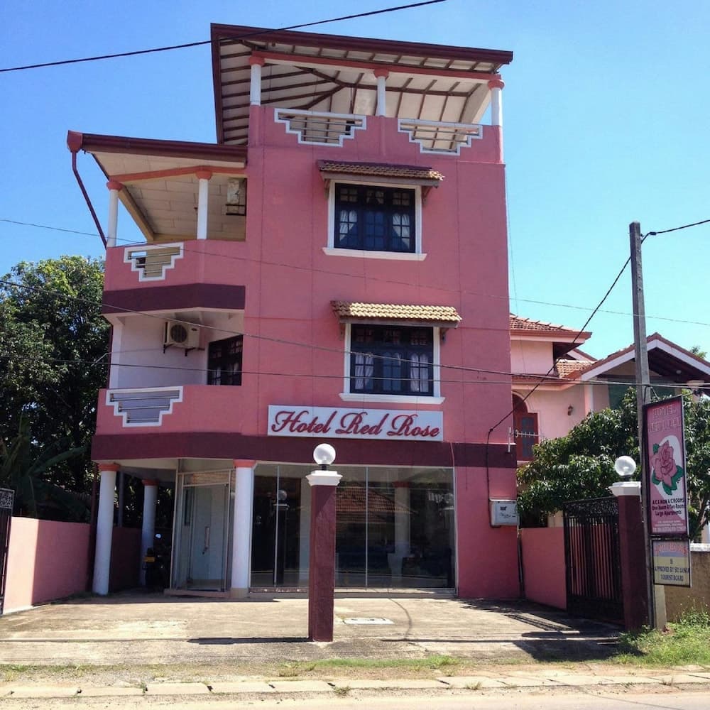 Hotel Red Rose main