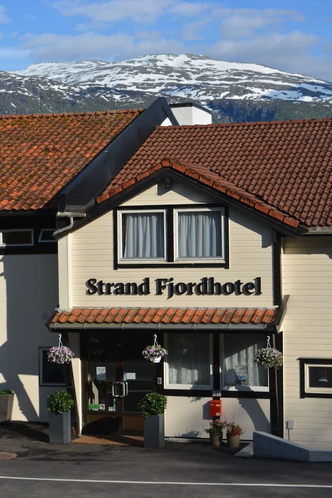 Strand Fjordhotel main