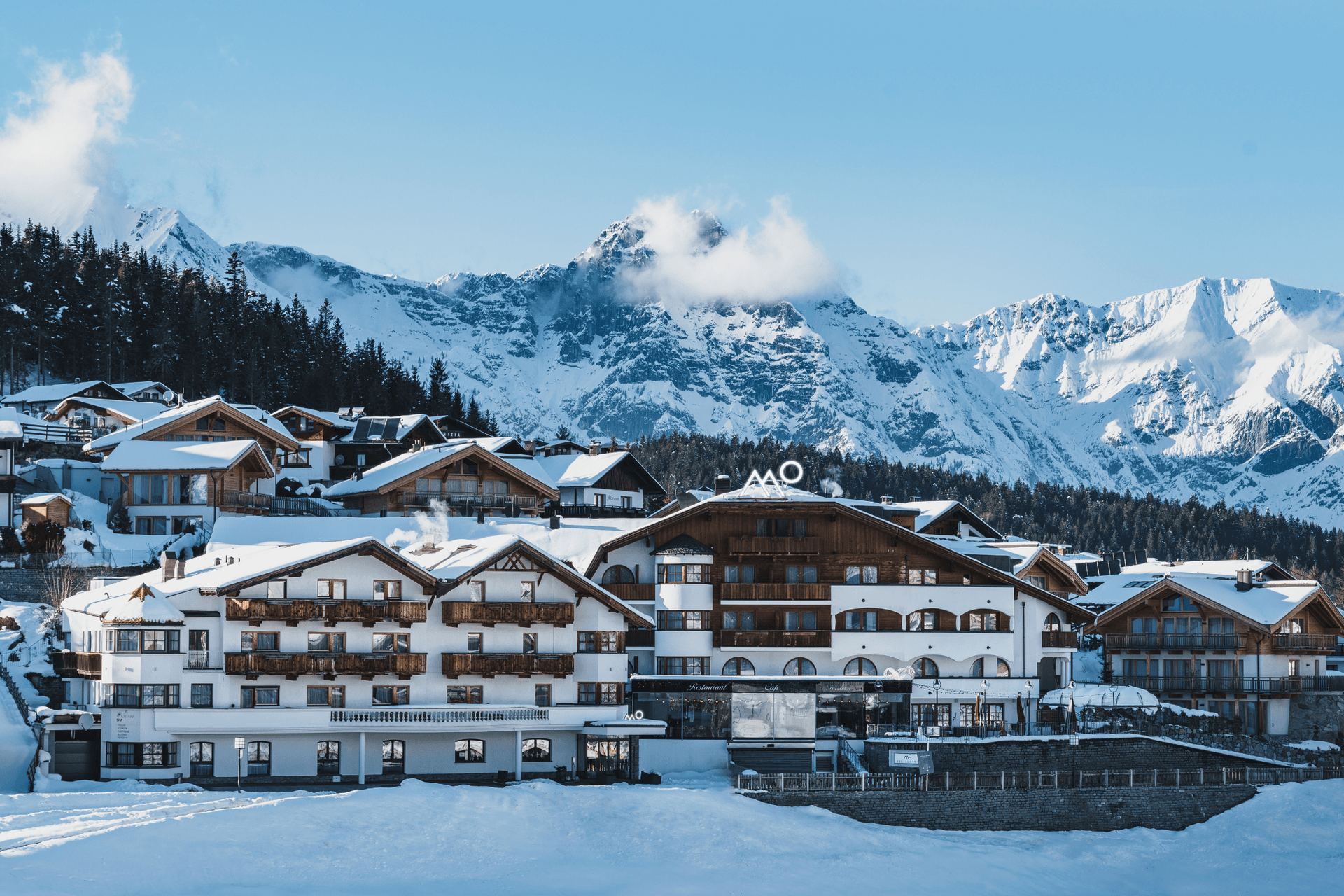 Mountains Hotel main