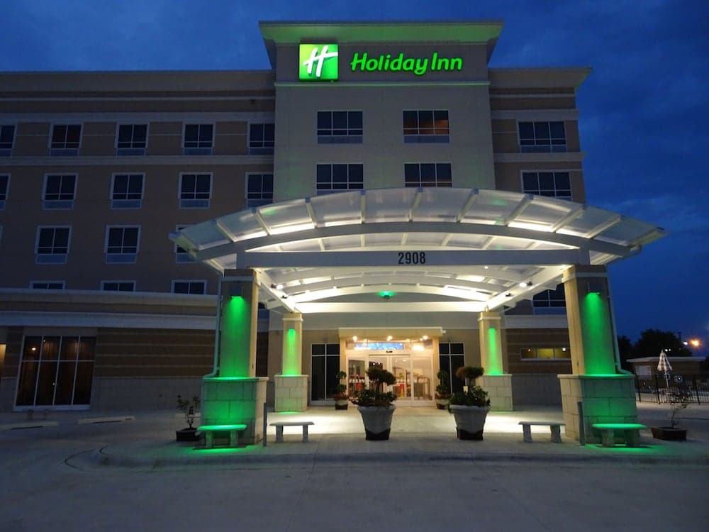 Holiday Inn Jonesboro main