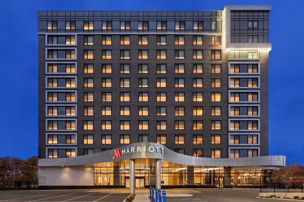 Marriott New York Jfk Airport main