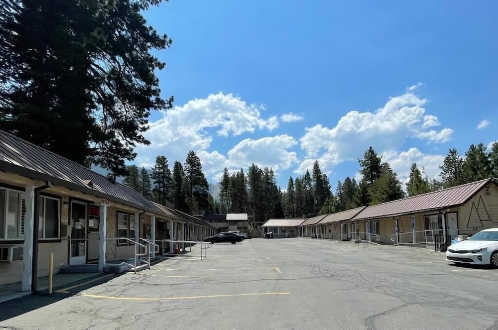 Pinewood Inn South Lake Tahoe main