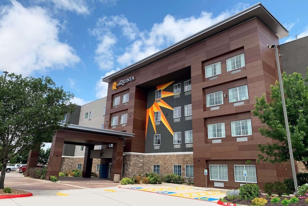 La Quinta Inn & Suites by Wyndham Schertz main
