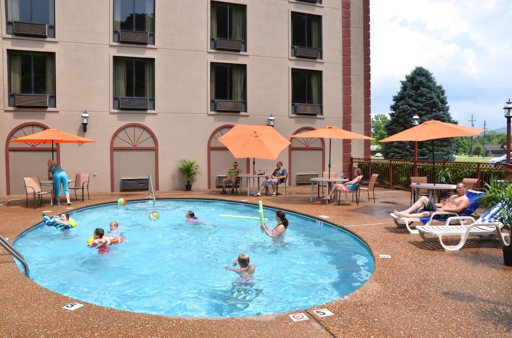 Country Cascades main