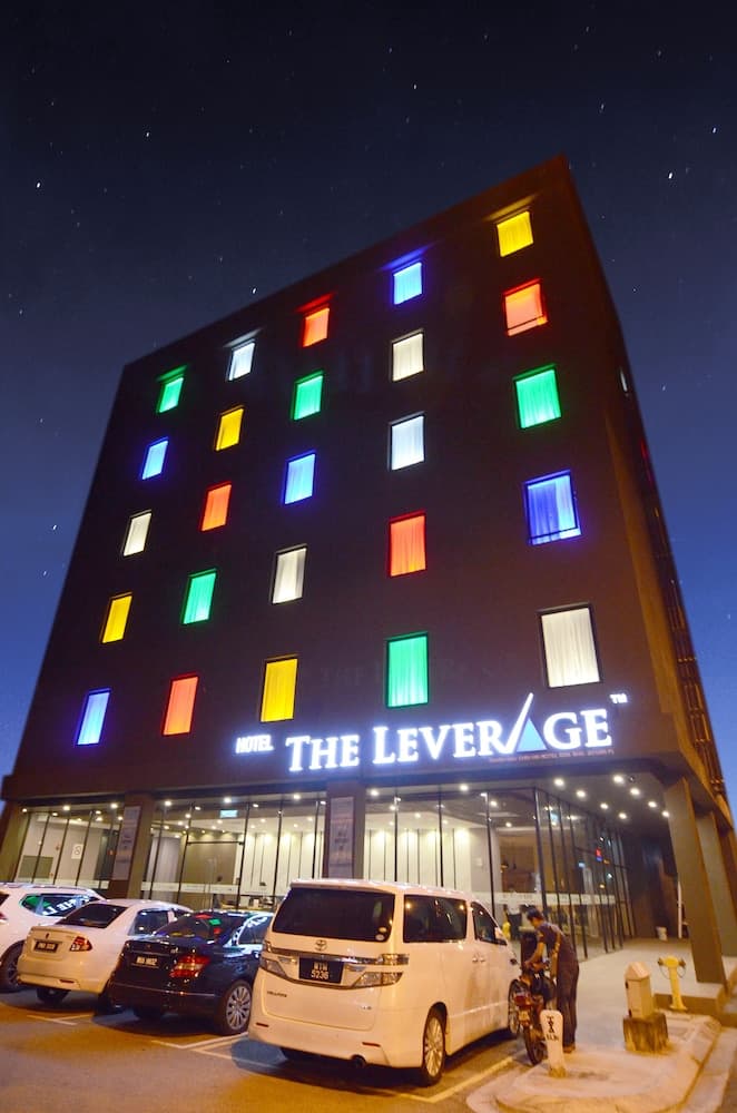 The Leverage Business Hotel Skudai main