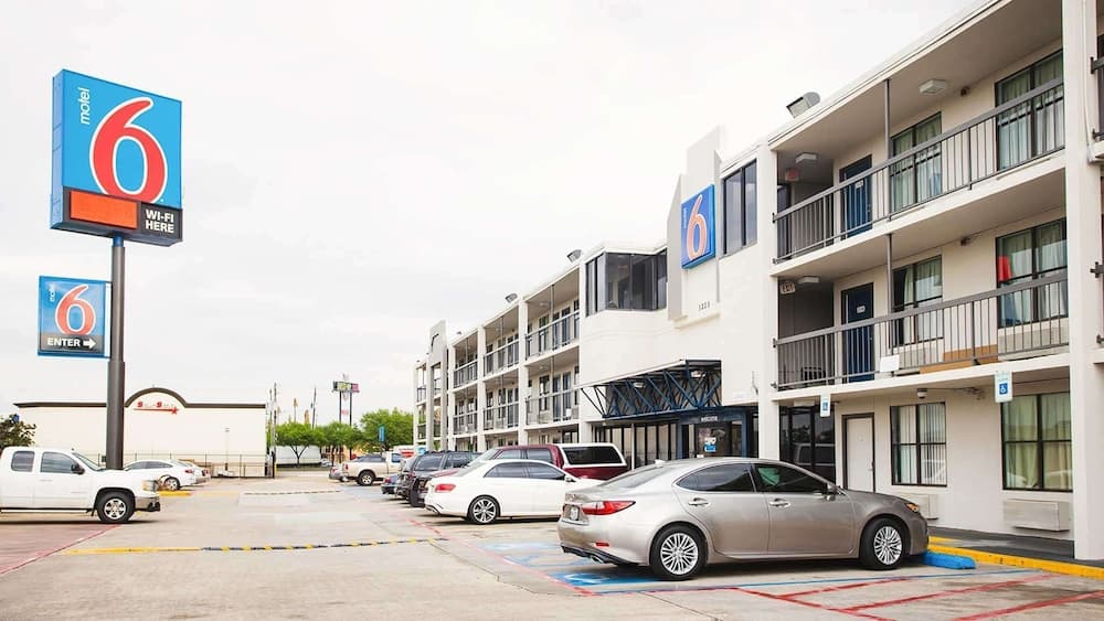 Motel 6 Houston NRG Park Reliant Stadium main