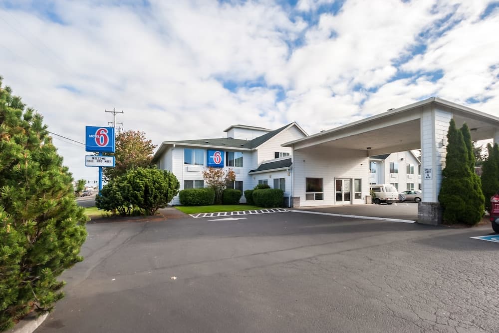Motel 6 Seaside main
