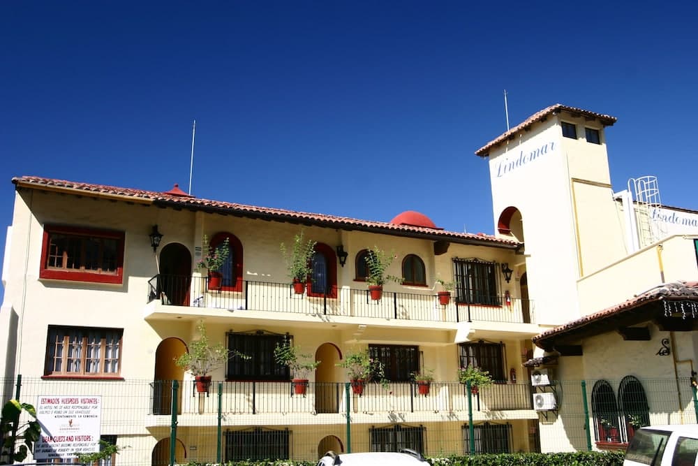 Lindo Mar Resort main