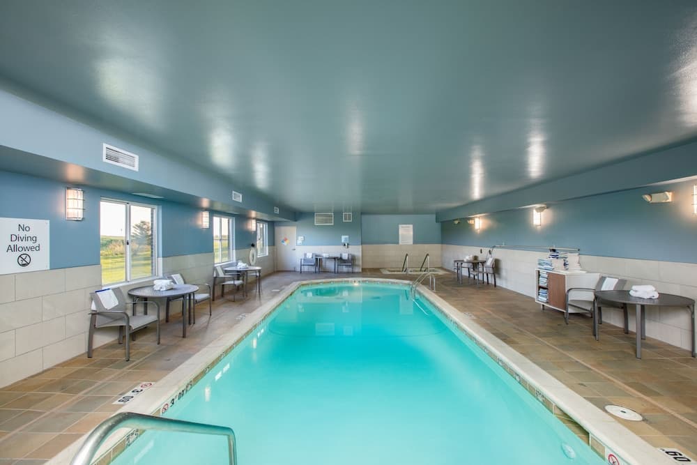 Holiday Inn Express And Suites Altoona Des Moines main