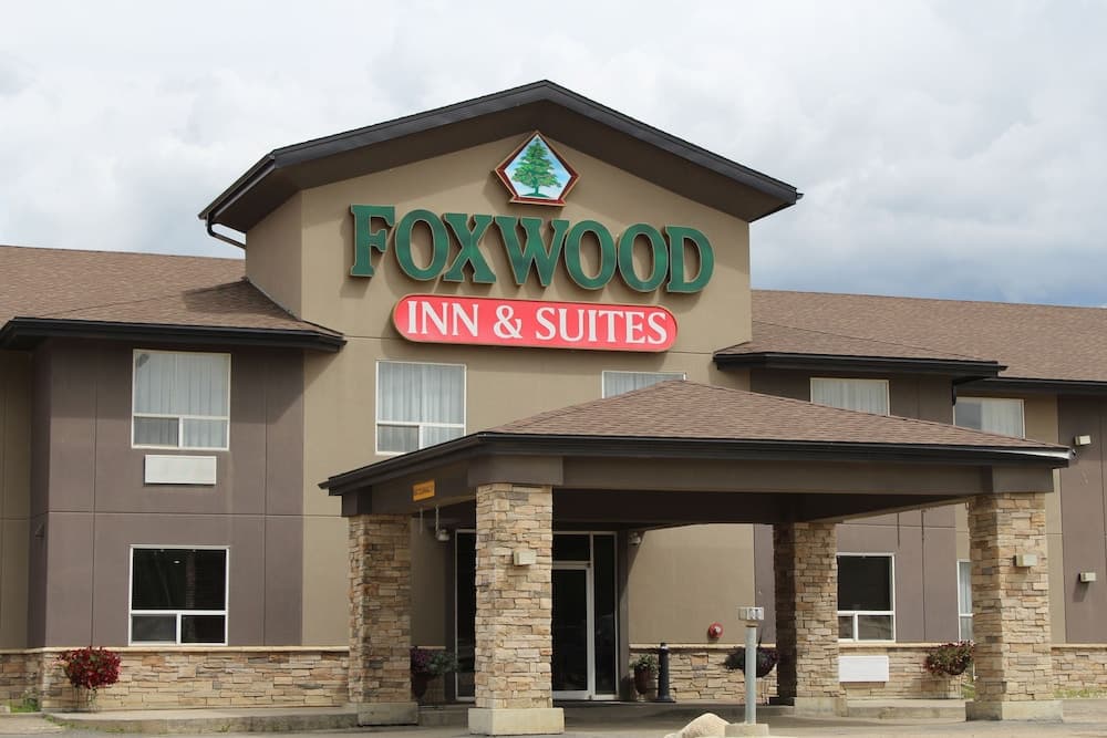 Foxwood Inn And Suites main